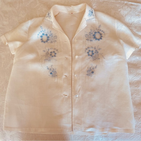 Vintage XS/S ivory/blue hand embroidered short sleeve linen blouse. Rare - Picture 9 of 9